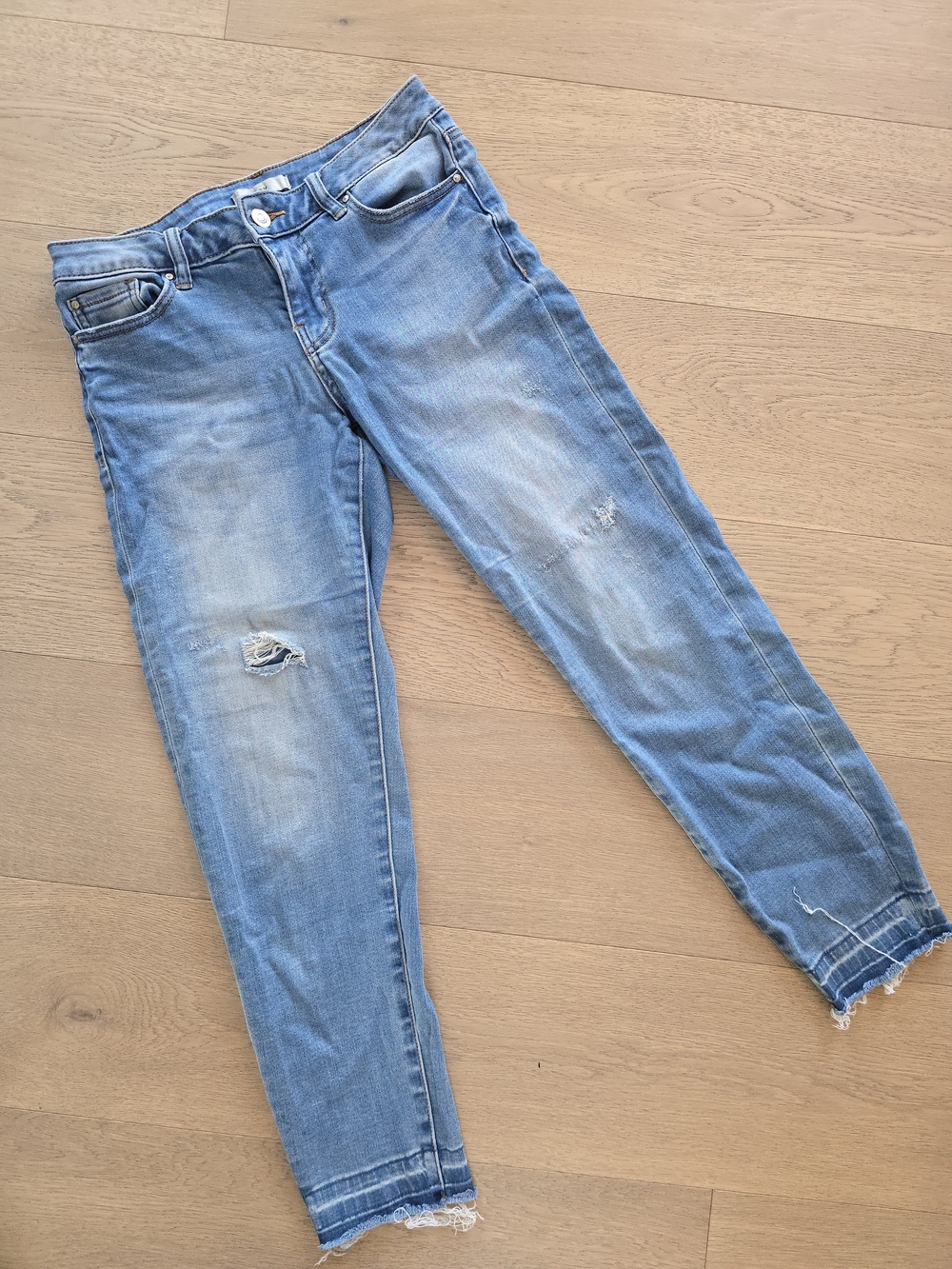 Dex Light Blue Distressed Ankle Jeans